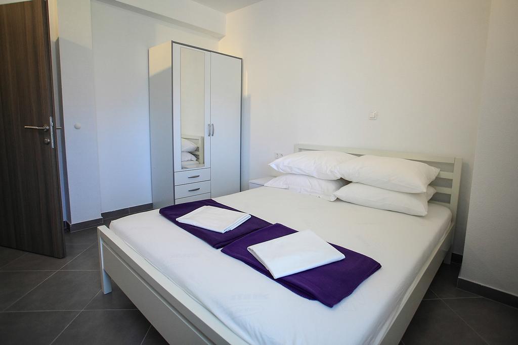Apartments Nevistic Podstrana Exterior photo